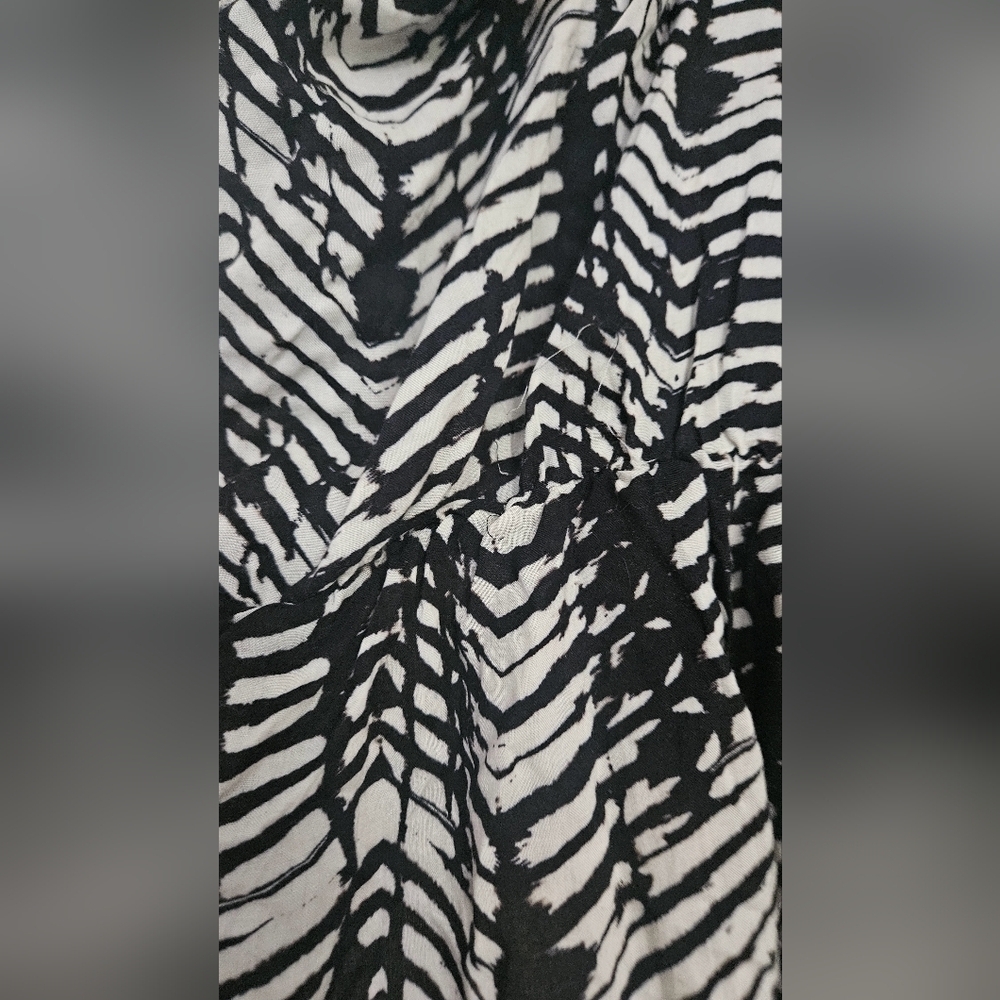 DOLCE VITA Ikat Romper Cover-Up Lattice Back. Black/white. Size Small NWT - Picture 14 of 14